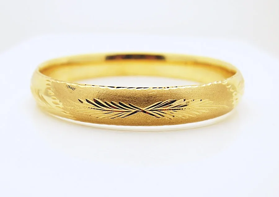 14k Yellow Gold Classic  Bangle Bracelet
