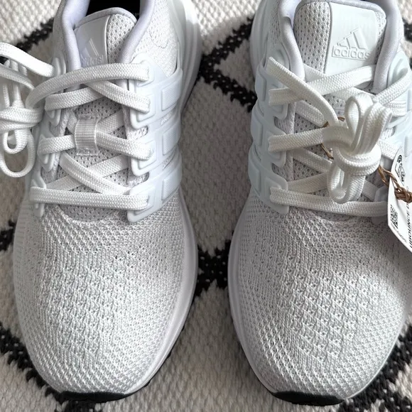 ADIDAS UBOUNCE DNA SHOES KIDS 1.5 White