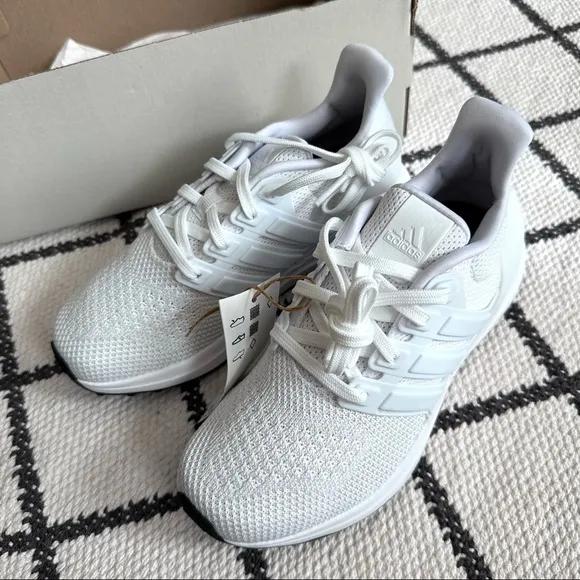 ADIDAS UBOUNCE DNA SHOES KIDS 1.5 White