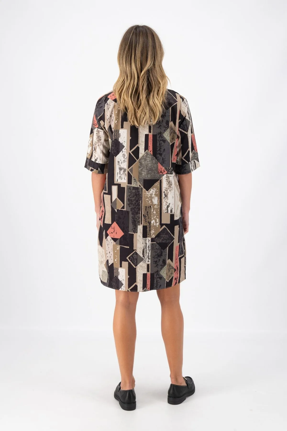 Casco Sencillo Shift Dress Sand