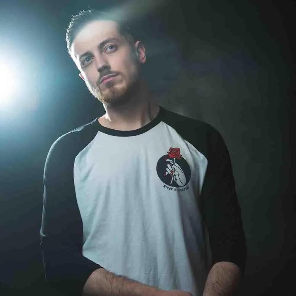 CLASSIC RAGLAN