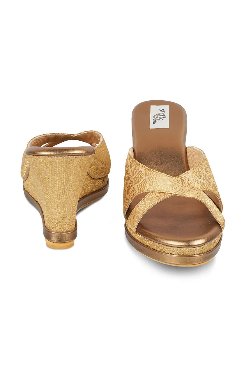 Cross Brocade Wedge Copper