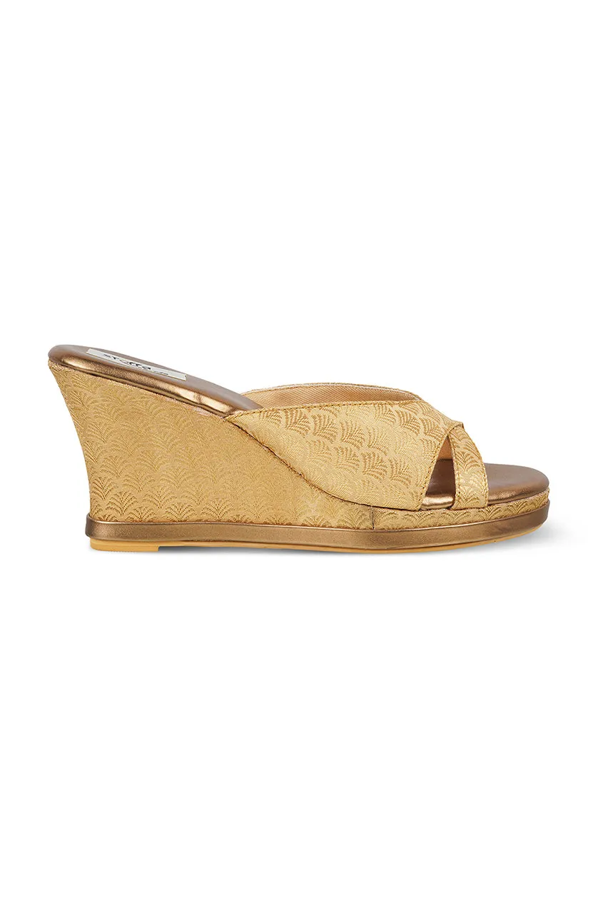 Cross Brocade Wedge Copper