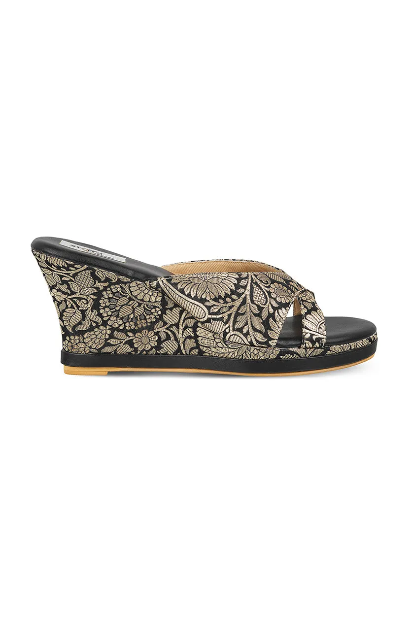 Cross Brocade Wedge Light Gold
