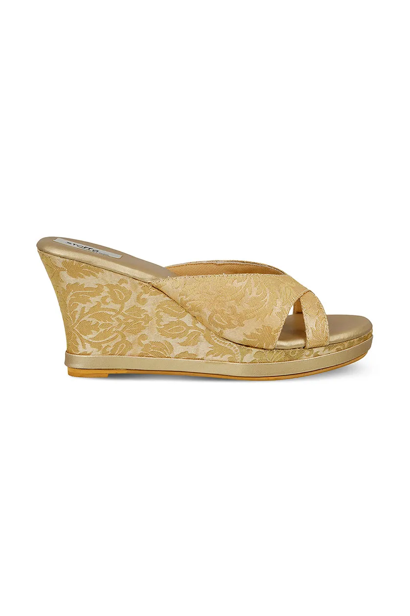 Cross Brocade Wedge Light Gold