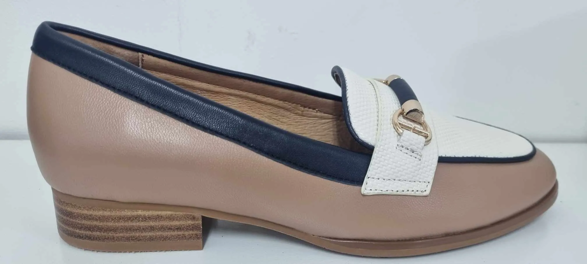 Deserve Camel/Cream/Navy