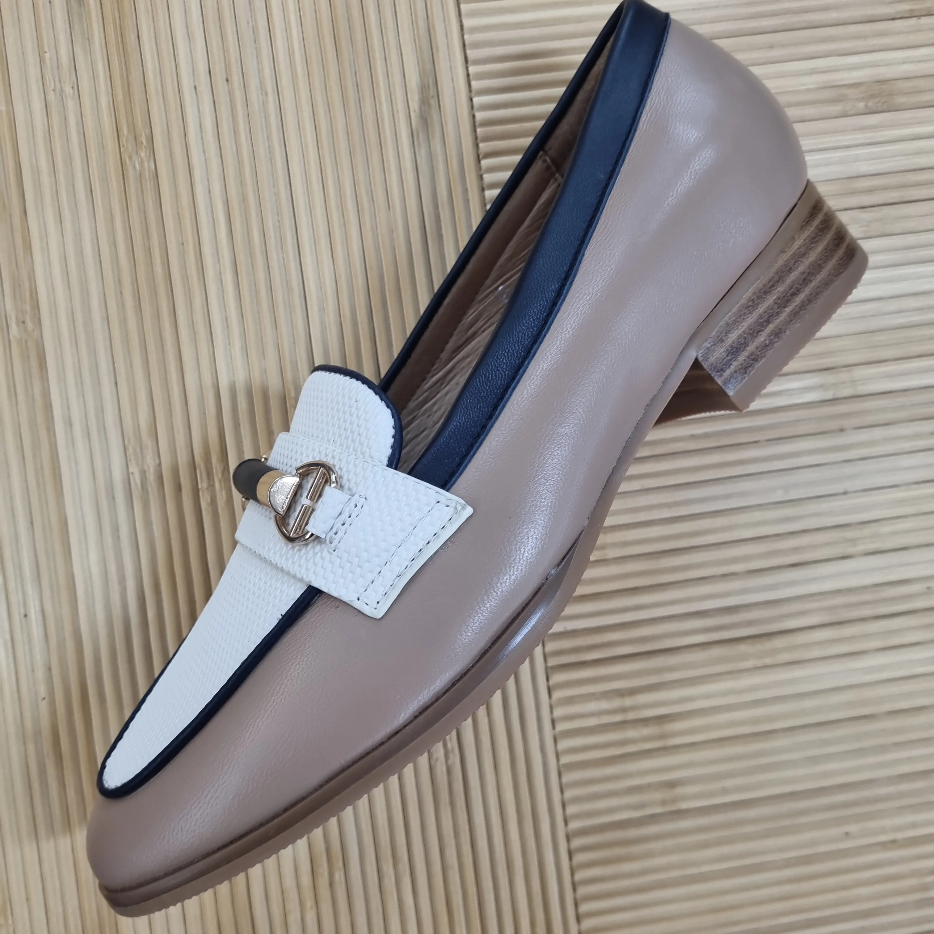 Deserve Camel/Cream/Navy