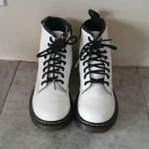 Dr MARTENS shoes Nina Saiz 12