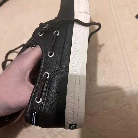 Kids Nautica shoes size 4 Nautica