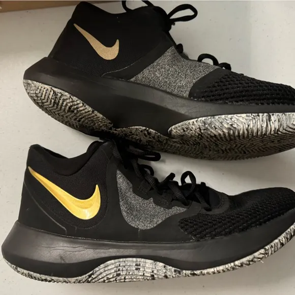 Mens Nike Air Precision 2 size 10 Shoes