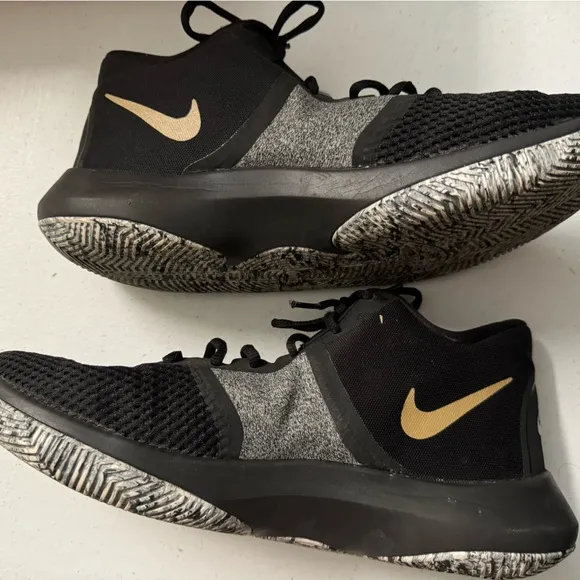 Mens Nike Air Precision 2 size 10 Shoes
