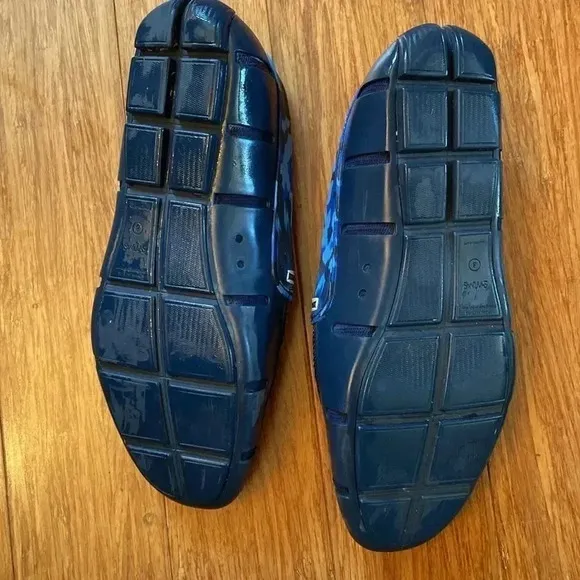 Men’s swims shoes size 8 blue like new