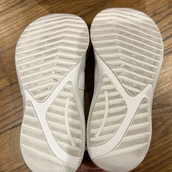 New balance white shoes