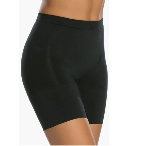 New SPANX sculpt OnCore Mid-Thigh Short in Black Size L