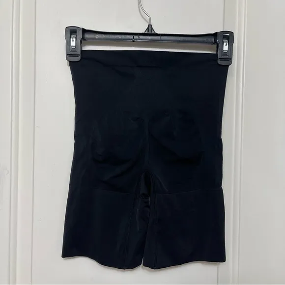 New SPANX sculpt OnCore Mid-Thigh Short in Black Size L