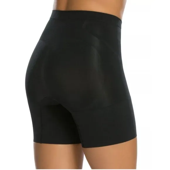 New SPANX sculpt OnCore Mid-Thigh Short in Black Size L