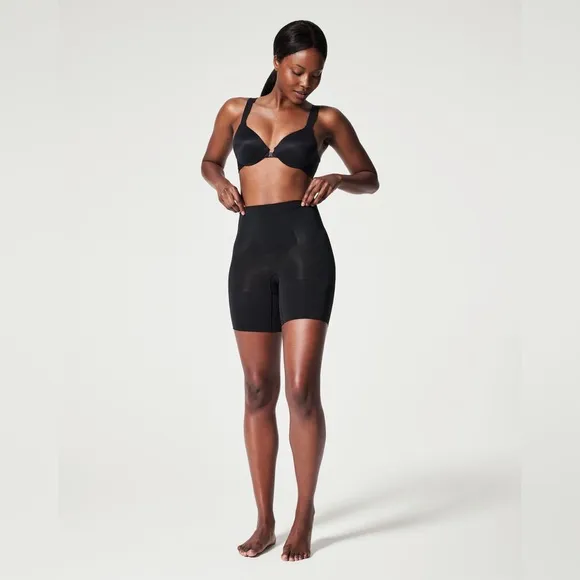 New SPANX sculpt OnCore Mid-Thigh Short in Black Size L