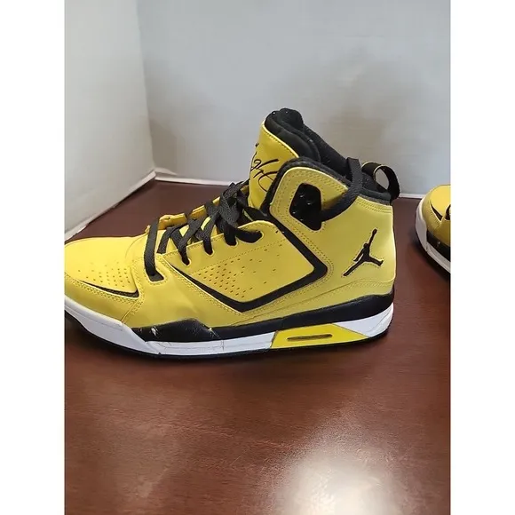 Nike‎ Air Jordan Shoes Flight SC-2 Men’s 11 Tour Yellow