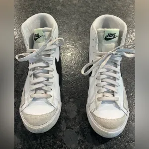 Nike blazer mid ‘77 kids shoes DA4086-109