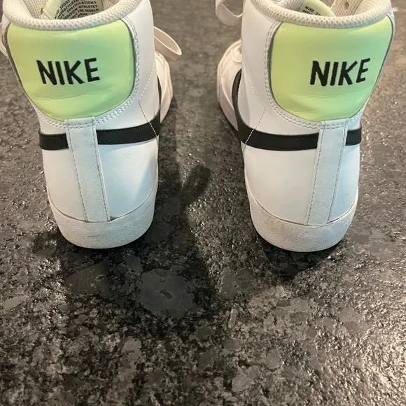 Nike blazer mid ‘77 kids shoes DA4086-109