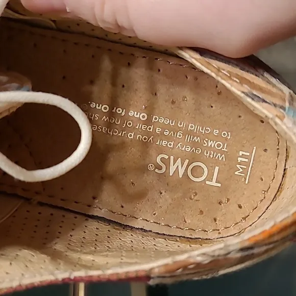 NWOB TOMS madras plaid shoes