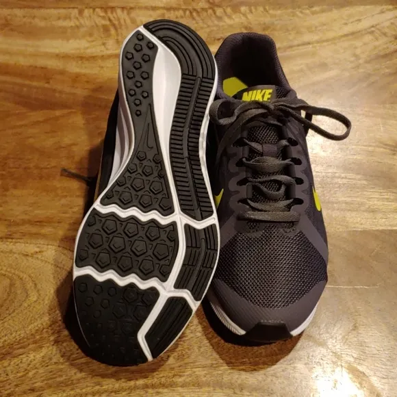 NWOT Nike Downshifter Shoes