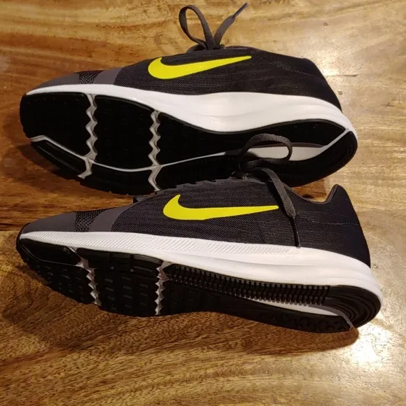 NWOT Nike Downshifter Shoes