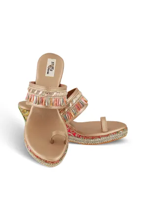 Pastel Brocade Border Wedge Champagne
