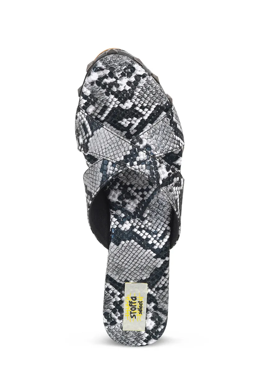 Skin Stud Classic Wedge Black