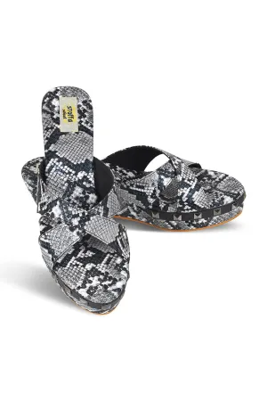 Skin Stud Classic Wedge Black