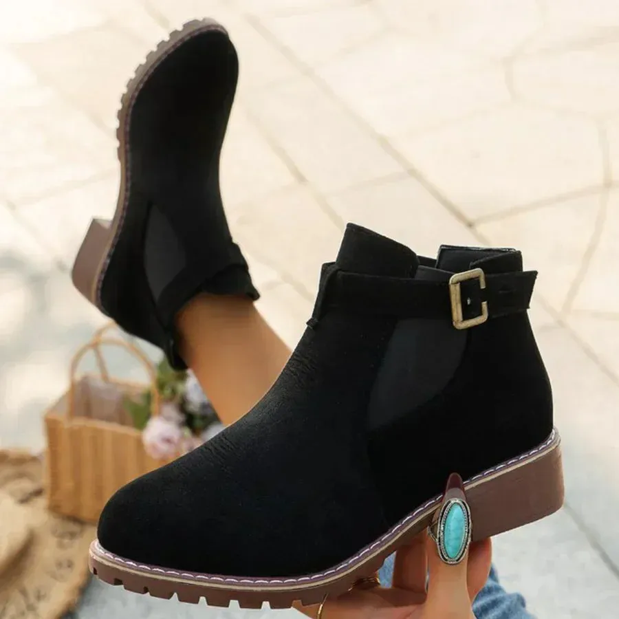 Stylish Vanya ankle boots for women: a perfect look.