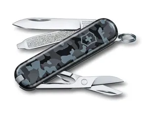 VICTORINOX CLASSIC NAVY CAMO 0.6223.942