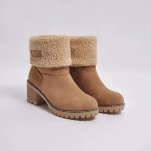 Women's Saga Boots: Warm, Lined, and Comfortable